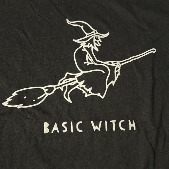 “Basic witch” T-shirt - Picture 2 of 3